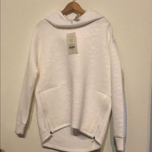NWT white Fabletics lotta cocoon hoodie II- medium